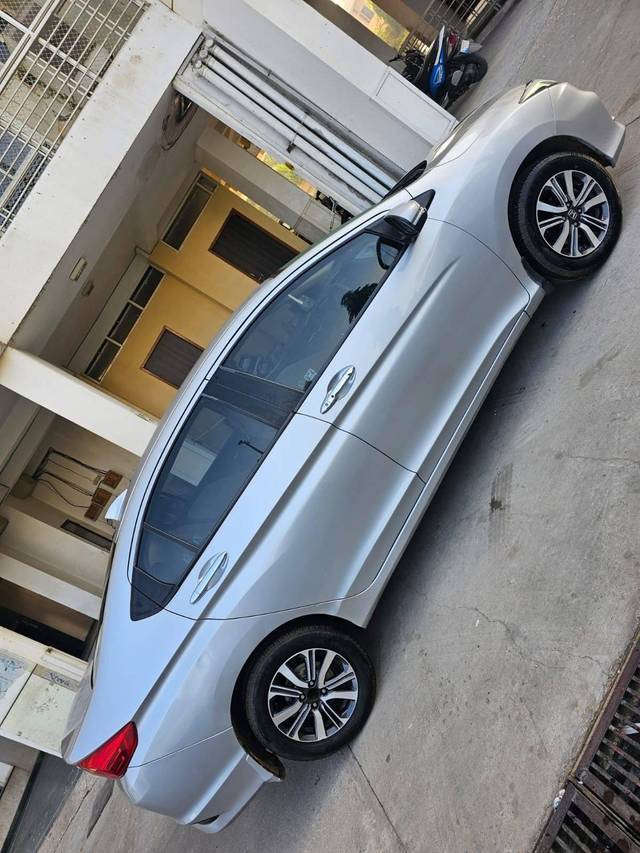 https://images10.gaadi.com/usedcar_image/4296526/original/processed_c0d40cab1b9eed4cade898c140e0ed63.jpg?imwidth=6402