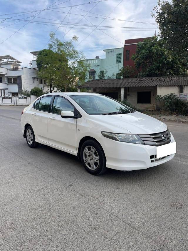 https://images10.gaadi.com/usedcar_image/4296528/original/processed_a10262e5227da3c6634de9ab595a8235.jpg?imwidth=6400