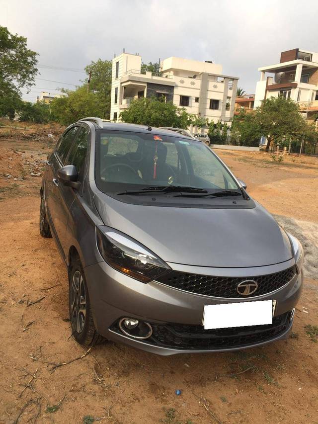 https://images10.gaadi.com/usedcar_image/4296529/original/b75d914a94eba83e6770bbb6b4fd08a0.jpg?imwidth=6402