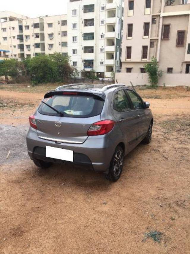 https://images10.gaadi.com/usedcar_image/4296529/original/c300fb812a1e3d60aa47cbfc581290c9.jpg?imwidth=6400