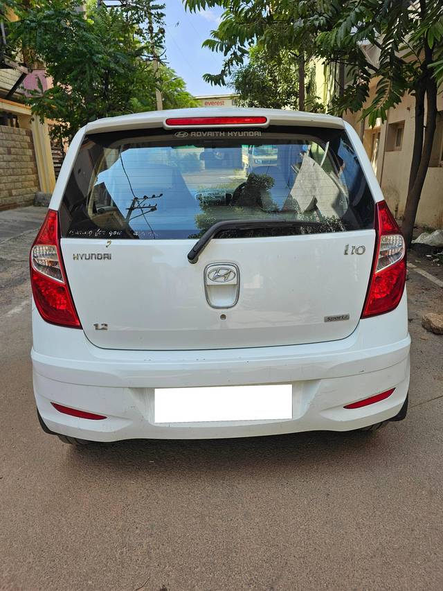 https://images10.gaadi.com/usedcar_image/4296592/original/processed_2cc7105f0ee5f17273f54e00e9713c63.jpg?imwidth=6402