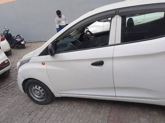 https://images10.gaadi.com/usedcar_image/4296595/original/processed_d54d462f-d179-44f5-bca4-926dd7b64229.jpg?imwidth=6402