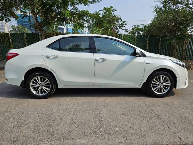 https://images10.gaadi.com/usedcar_image/4296677/original/processed_cd977abc811e63201708971016b8f282.jpg?imwidth=6401