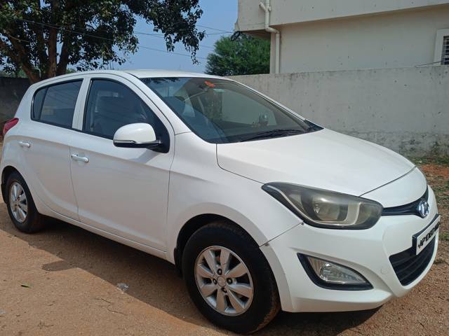 https://images10.gaadi.com/usedcar_image/4296726/original/processed_22b88ffb669c5e53baf74c3f3709e2e7.jpg?imwidth=6400