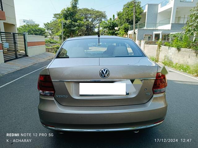 https://images10.gaadi.com/usedcar_image/4296756/original/processed_fda90e0d255bb989477471f4a5553893.jpg?imwidth=6402