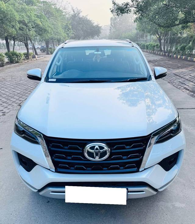 https://images10.gaadi.com/usedcar_image/4296815/original/processed_696cfded91855c5a7ab0cb196c3950e6.jpg?imwidth=6400