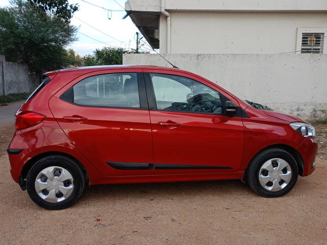 https://images10.gaadi.com/usedcar_image/4296831/original/58124fa15cb9828621cb76e3de7bcc23.jpg?imwidth=6401