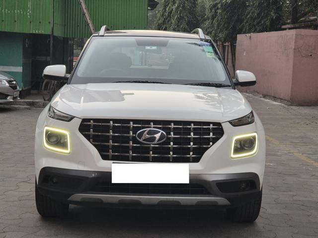 https://images10.gaadi.com/usedcar_image/4296836/original/processed_2e57001055595aeead69ceb41ce055a5.jpg?imwidth=6400