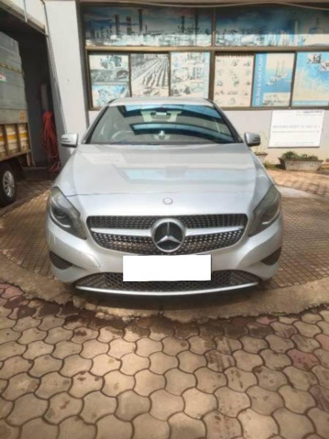 https://images10.gaadi.com/usedcar_image/4296898/original/processed_e6bfc222-09eb-486a-90f4-c040564f5e60.jpg?imwidth=6400