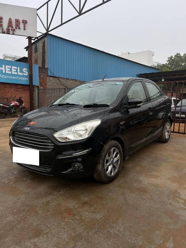 https://images10.gaadi.com/usedcar_image/4296920/original/processed_164bc2944be65bfbd9cc57897b526ab0.jpg?imwidth=6400