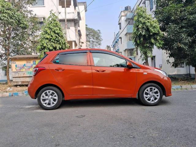 https://images10.gaadi.com/usedcar_image/4296943/original/processed_86fb6b2998627a0ab93fec6a99dce5b3.jpg?imwidth=6401