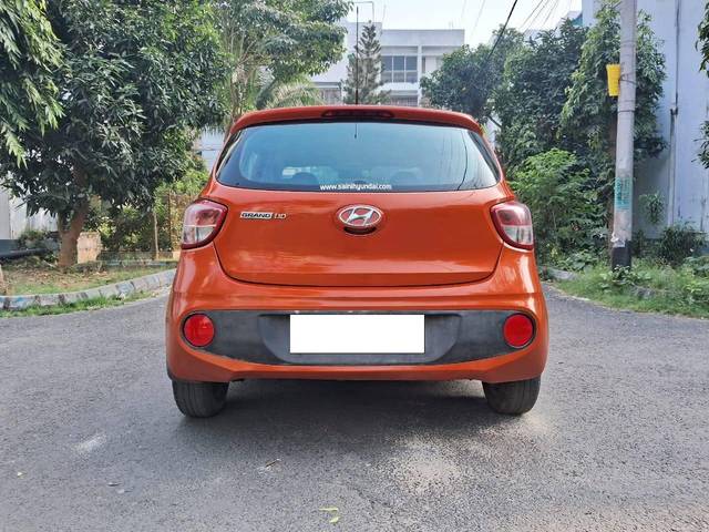 https://images10.gaadi.com/usedcar_image/4296943/original/processed_eac24df4c7a1f52f978cb38a4a812557.jpg?imwidth=6402