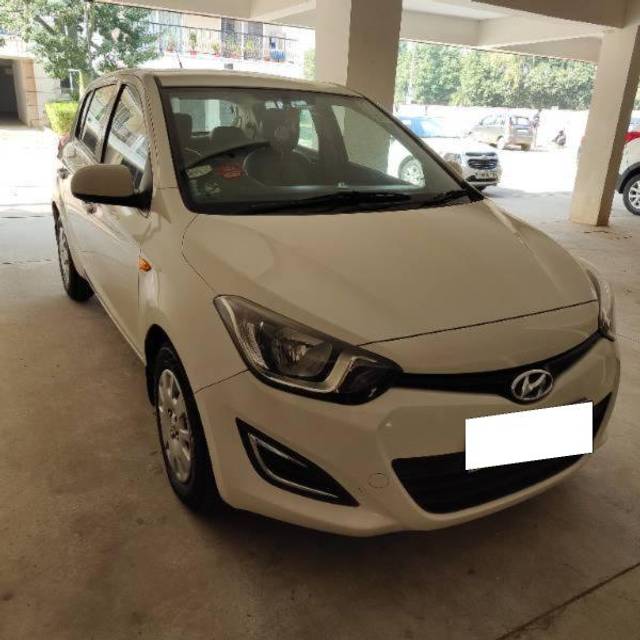 https://images10.gaadi.com/usedcar_image/4296974/original/processed_e7955d7d-4686-4aba-b597-33af7d1cc4d7.jpg?imwidth=6400