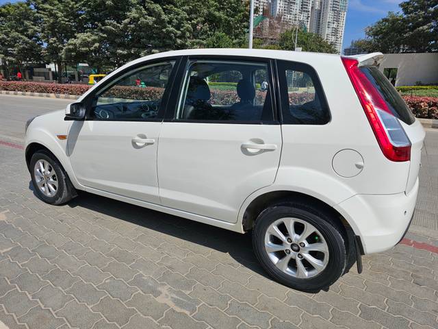 https://images10.gaadi.com/usedcar_image/4296982/original/d91498c233ba0139f5078020fefdc117.jpg?imwidth=6402