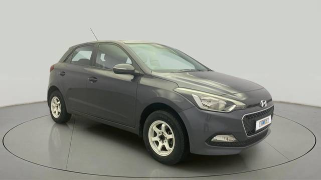 https://images10.gaadi.com/usedcar_image/4297031/original/e9150da35a2f7f1750f0d4dfc44b92ab.jpg?imwidth=6400