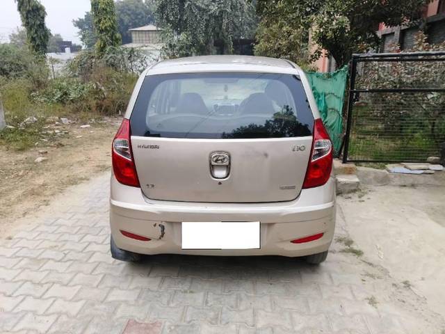 https://images10.gaadi.com/usedcar_image/4297061/original/processed_301bbeaf-04ca-4389-9367-c07138ce5286.jpg?imwidth=6402