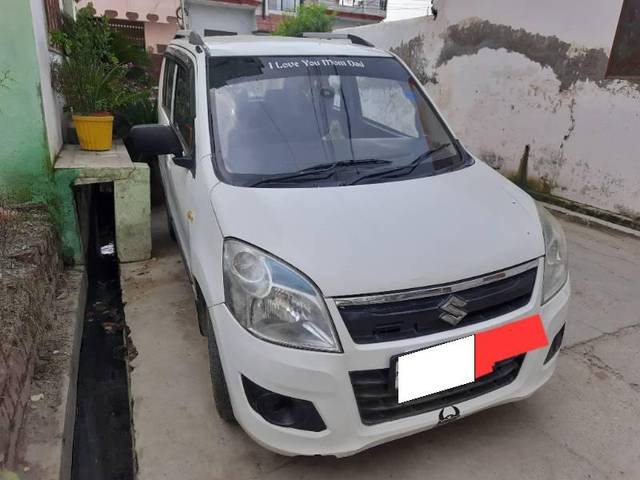 https://images10.gaadi.com/usedcar_image/4297065/original/processed_85e4fca8-32cc-4662-b05d-84929b022c2b.jpg?imwidth=6400