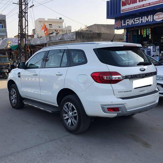 https://images10.gaadi.com/usedcar_image/4297071/original/processed_b7d2da13d5d2dc5f4c1ab47042befbd9.jpg?imwidth=6401