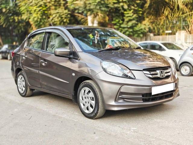 https://images10.gaadi.com/usedcar_image/4297081/original/processed_59ea09770cbd17d6b21624f85a5e5469.jpg?imwidth=6400