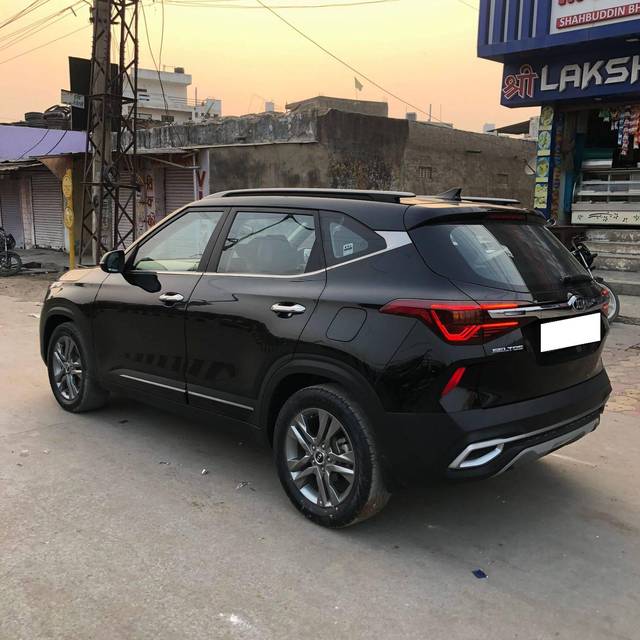 https://images10.gaadi.com/usedcar_image/4297087/original/processed_530f765f4fa76cf0f331636dec2f41eb.jpg?imwidth=6401