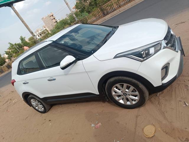 https://images10.gaadi.com/usedcar_image/4297091/original/processed_6159e62434d948dd3b861cd20ae157d0.jpg?imwidth=6400