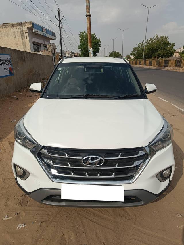 https://images10.gaadi.com/usedcar_image/4297091/original/processed_d5e47960c7c995a2c1a7054cf4d909aa.jpg?imwidth=6402