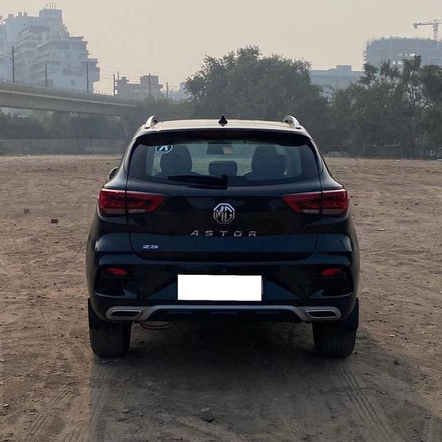 https://images10.gaadi.com/usedcar_image/4297105/original/processed_fbc702a1ed5285a74c19d80a0e8750d3.jpg?imwidth=6402