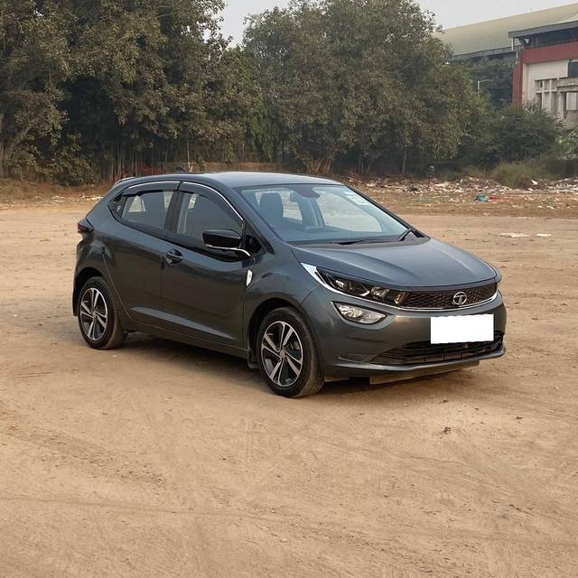 https://images10.gaadi.com/usedcar_image/4297111/original/processed_c5e9dff2dc50dd03bef8791f953e9b60.jpg?imwidth=6400