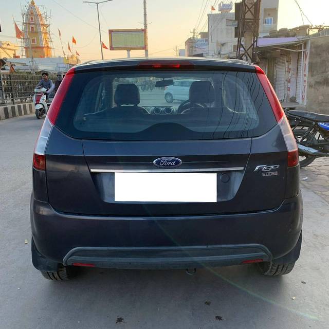 https://images10.gaadi.com/usedcar_image/4297116/original/processed_8d2c1314629d83b833a65a548cf7f7c5.jpg?imwidth=6402