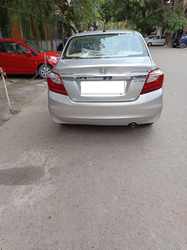 https://images10.gaadi.com/usedcar_image/4297117/original/processed_a62cfe6c5cab2e92eb0c0d55adb9ebd0.jpg?imwidth=6402