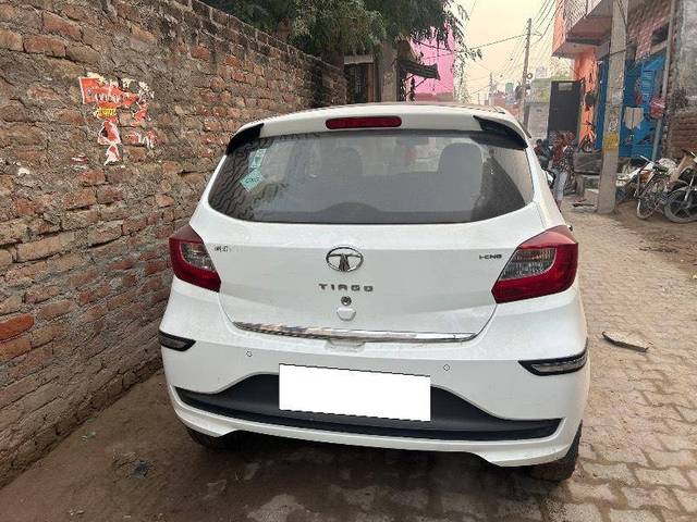 https://images10.gaadi.com/usedcar_image/4297127/original/22e08eb6d9958b381f42bf1c04963d49.jpg?imwidth=6400