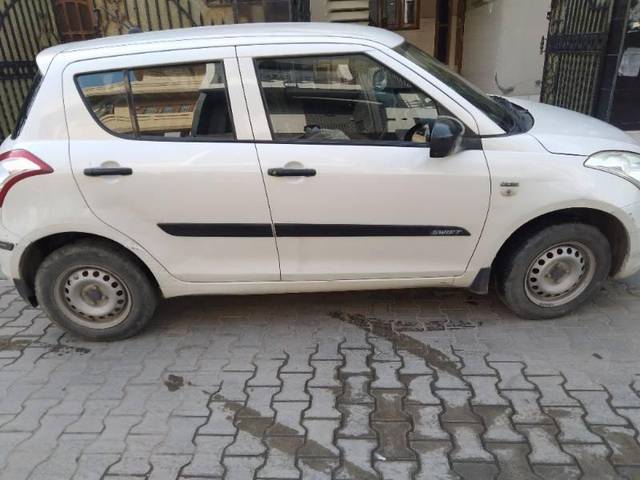 https://images10.gaadi.com/usedcar_image/4297142/original/processed_4bc2115a-1392-455d-9775-8a56773241aa.jpg?imwidth=6401