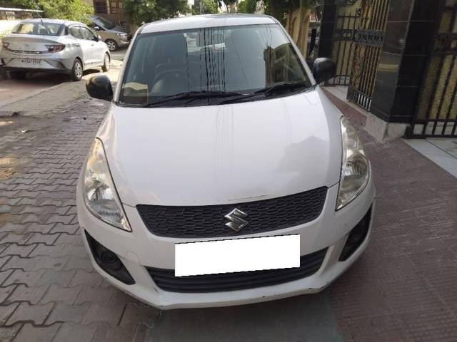 https://images10.gaadi.com/usedcar_image/4297142/original/processed_832342db-ac93-4125-8c02-4e1fa89d2f99.jpg?imwidth=6402