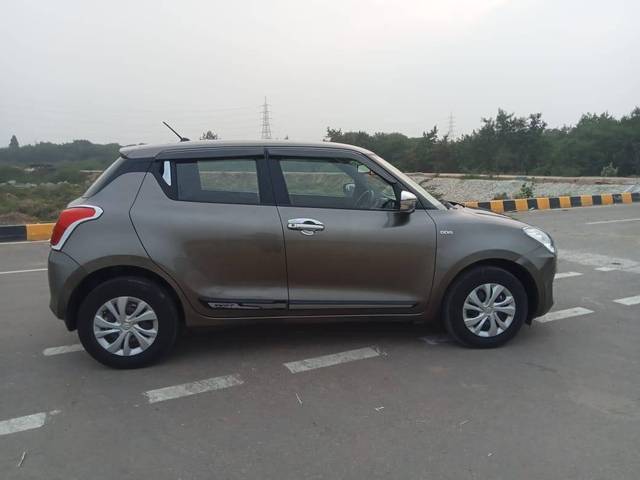 https://images10.gaadi.com/usedcar_image/4297143/original/processed_73c5e7b7d3f2b0b37e6ca70da7136330.jpg?imwidth=6401