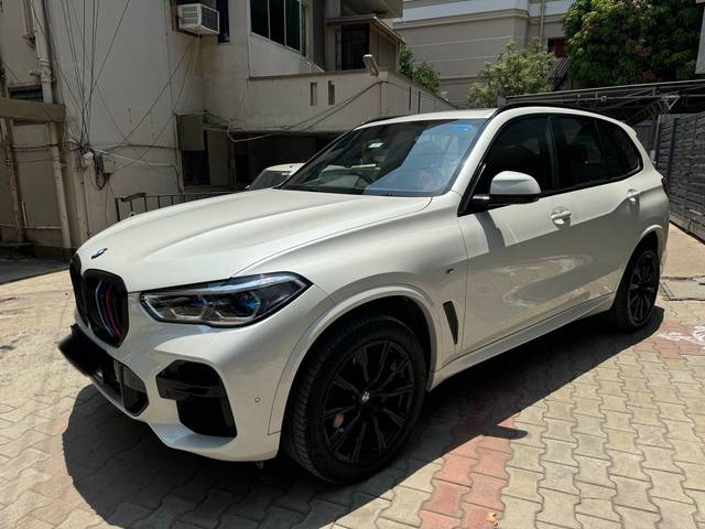 https://images10.gaadi.com/usedcar_image/4297148/original/f35f6a4ba2c03857b29dc93e42535747.jpg?imwidth=6402