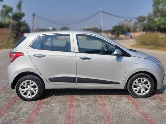 https://images10.gaadi.com/usedcar_image/4297178/original/d6525d8e58cbdd688ccd6962b5f39ff0.jpg?imwidth=6401