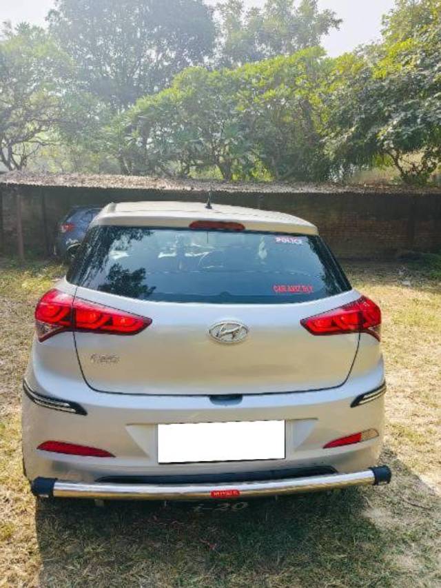 https://images10.gaadi.com/usedcar_image/4297183/original/processed_d4d430e3-faa0-4b54-be16-bb731b4418c1.jpg?imwidth=6402