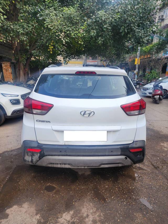 https://images10.gaadi.com/usedcar_image/4297190/original/processed_c96960af25f91ca1a1e369b20491fda5.jpg?imwidth=6401