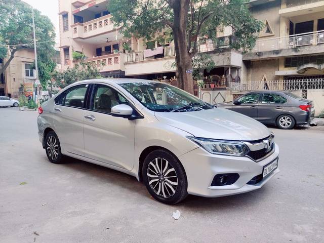 https://images10.gaadi.com/usedcar_image/4297192/original/processed_bbeb2f6aa9225d5b470a673e84ec1662.jpg?imwidth=6400