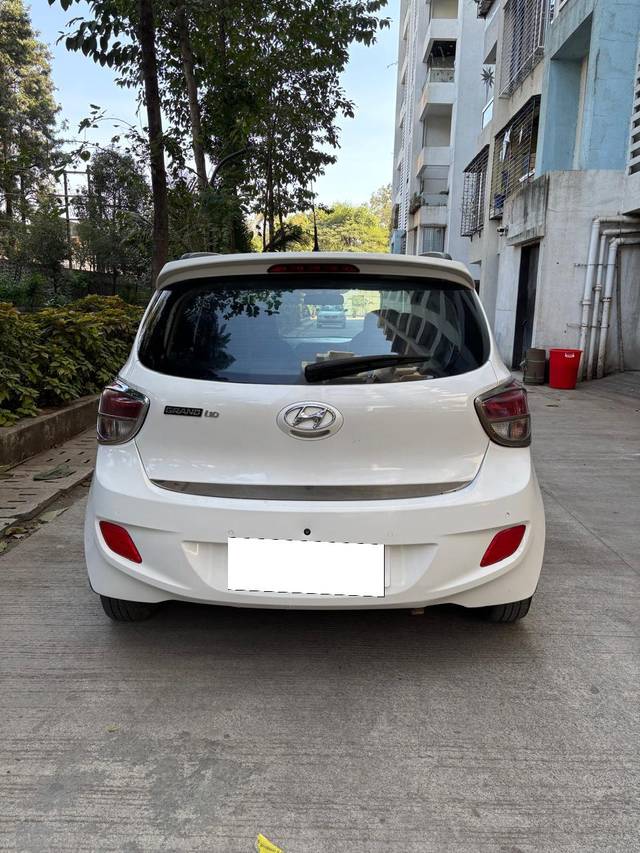 https://images10.gaadi.com/usedcar_image/4297210/original/processed_24156cc3da90d8d76111e29587a3ea92.jpg?imwidth=6402