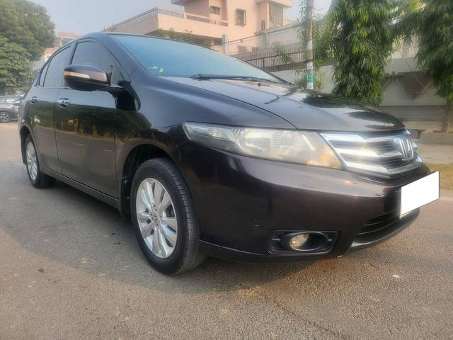 https://images10.gaadi.com/usedcar_image/4297252/original/processed_5c844ade360fdcd1501650ad10ab1c36.jpg?imwidth=6400