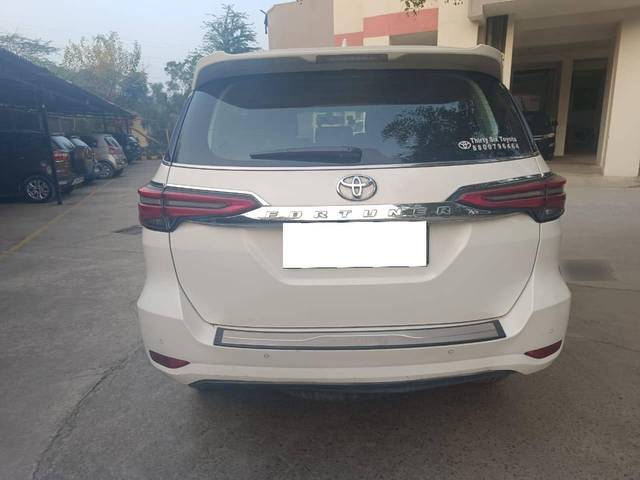 https://images10.gaadi.com/usedcar_image/4297279/original/processed_eddf2941cf57b8707ac67fa71762531e.jpg?imwidth=6402