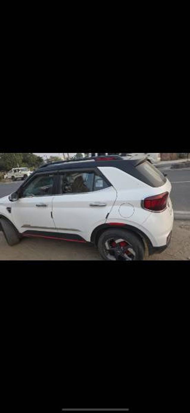 https://images10.gaadi.com/usedcar_image/4297281/original/48bcace8b2efdfb100759408239217fc.jpg?imwidth=6402