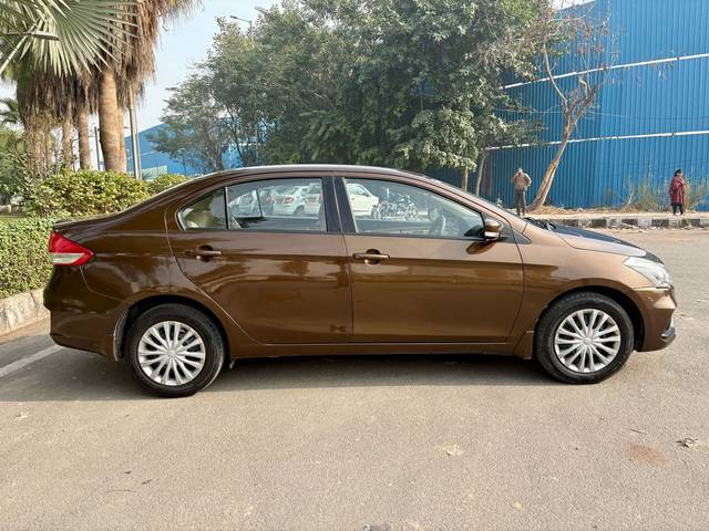 https://images10.gaadi.com/usedcar_image/4297289/original/b376eb036c6561b14c5575e987903b8d.jpg?imwidth=6401