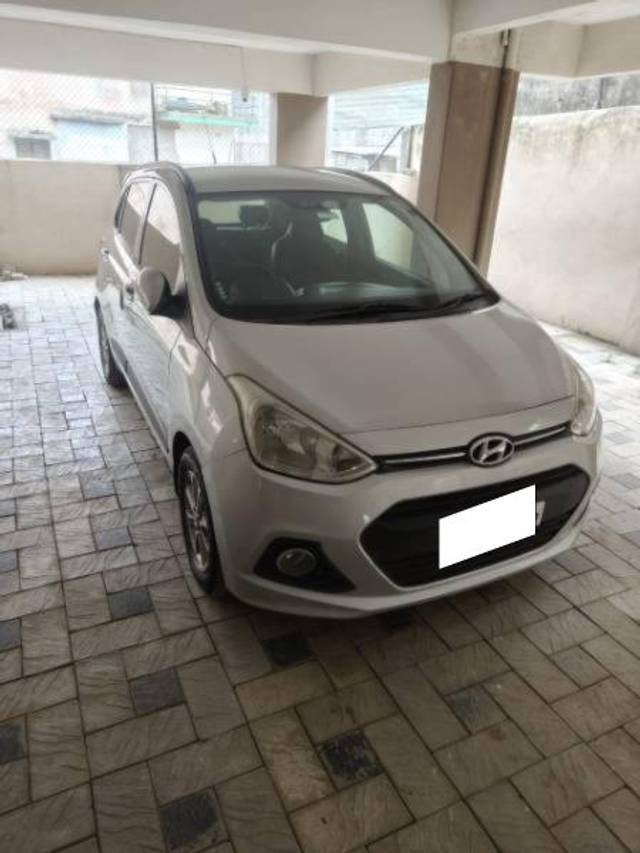 https://images10.gaadi.com/usedcar_image/4297370/original/processed_8babf246-ce31-4d79-9424-db32de2758b8.jpg?imwidth=6400