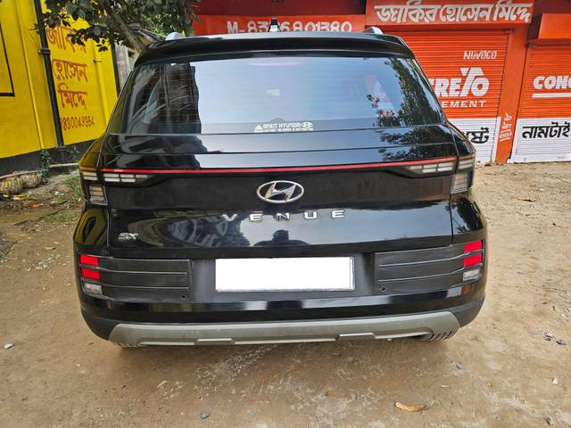 https://images10.gaadi.com/usedcar_image/4297388/original/processed_aebc2f63-fcab-4feb-b7a7-fbcc506753af.jpg?imwidth=6401