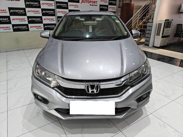 https://images10.gaadi.com/usedcar_image/4297430/original/processed_5c1291a907a242a0f1df3995e61dd166.jpg?imwidth=6400