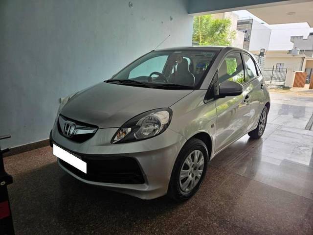 https://images10.gaadi.com/usedcar_image/4297465/original/processed_61f101d9-aee7-4384-8ac5-59185fcb4343.jpg?imwidth=6401