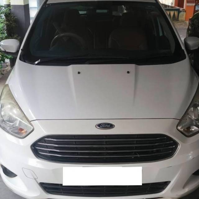 https://images10.gaadi.com/usedcar_image/4297471/original/processed_edf84ac2-9034-4dff-9594-8238bf0b5a4c.jpg?imwidth=6400