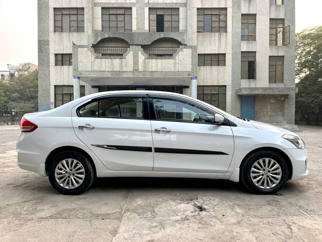 https://images10.gaadi.com/usedcar_image/4297522/original/d639d185a5b4953c73ad3b1fa4a32a69.jpeg?imwidth=6401